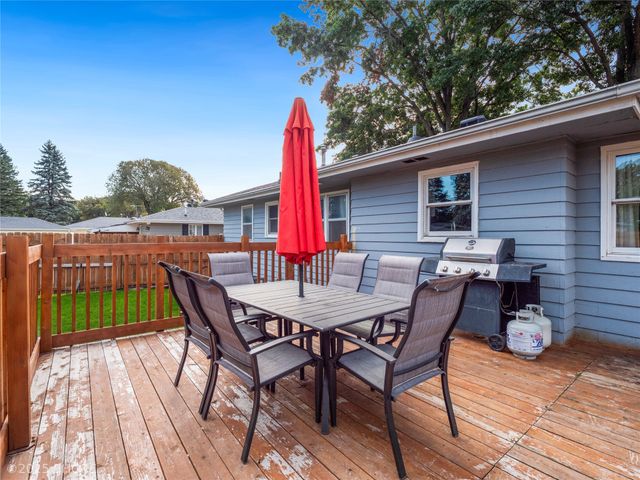 800 E Detroit Avenue, Indianola, IA 50125