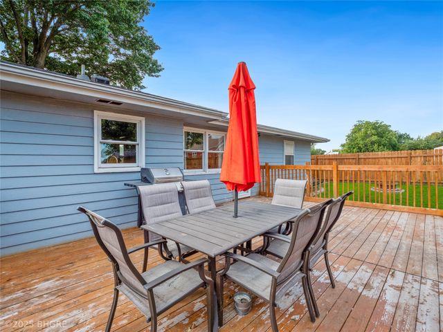 800 E Detroit Avenue, Indianola, IA 50125