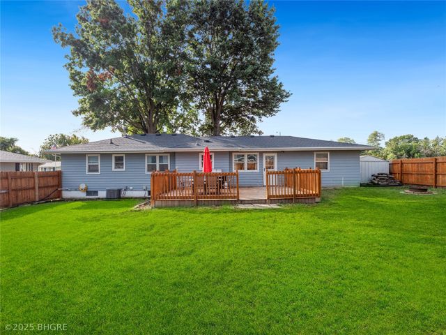 800 E Detroit Avenue, Indianola, IA 50125