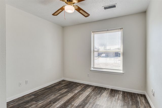 1725 Whiteoak Drive, Garland, TX 75040