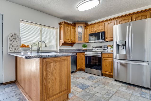 1725 Whiteoak Drive, Garland, TX 75040