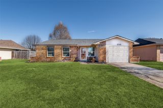 1725 Whiteoak Drive, Garland, TX 75040