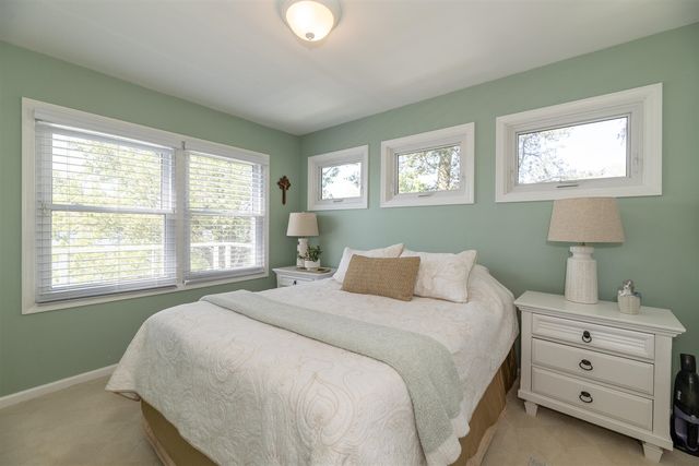 1401 E Crooked Lake Drive, Kalamazoo, MI 49009