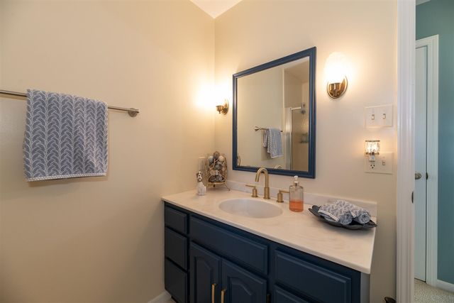 1401 E Crooked Lake Drive, Kalamazoo, MI 49009