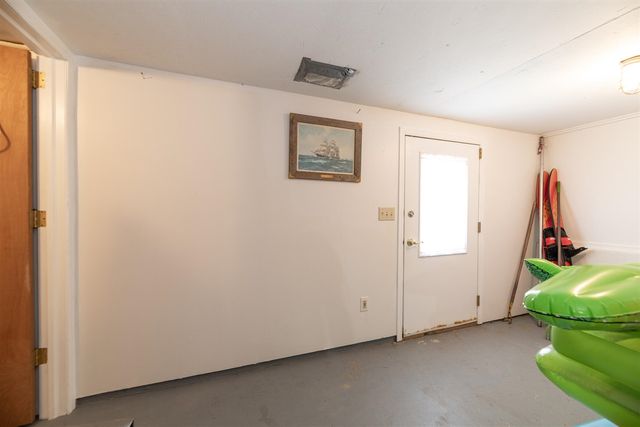 1401 E Crooked Lake Drive, Kalamazoo, MI 49009