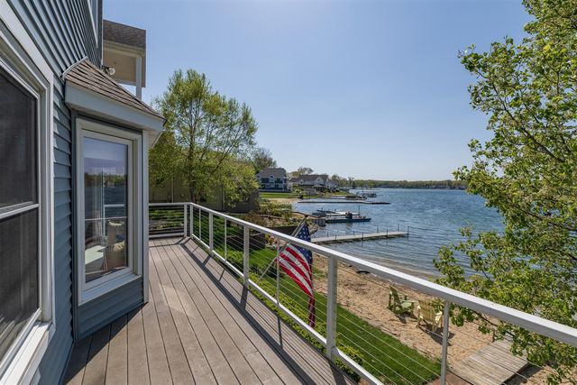 1401 E Crooked Lake Drive, Kalamazoo, MI 49009