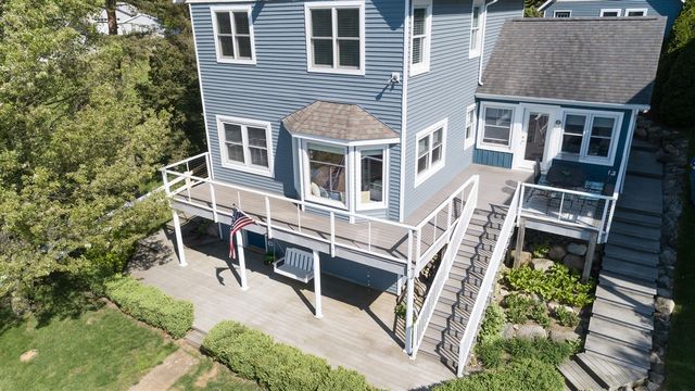 1401 E Crooked Lake Drive, Kalamazoo, MI 49009