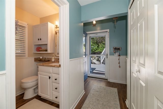 1401 E Crooked Lake Drive, Kalamazoo, MI 49009