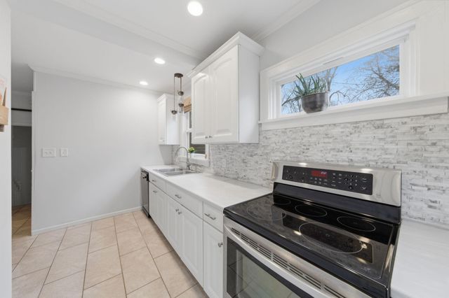 3619 Halifax Avenue N, Robbinsdale, MN 55422