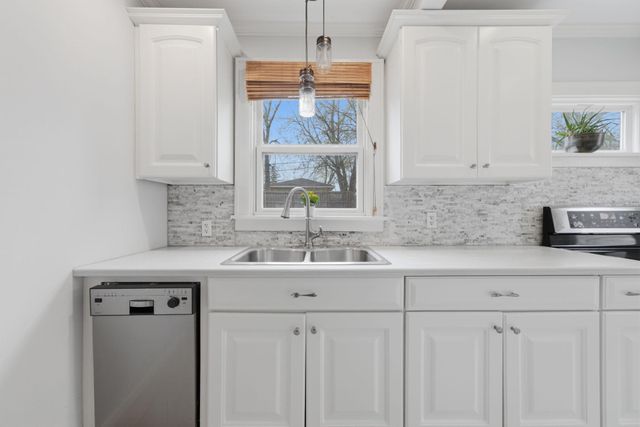 3619 Halifax Avenue N, Robbinsdale, MN 55422