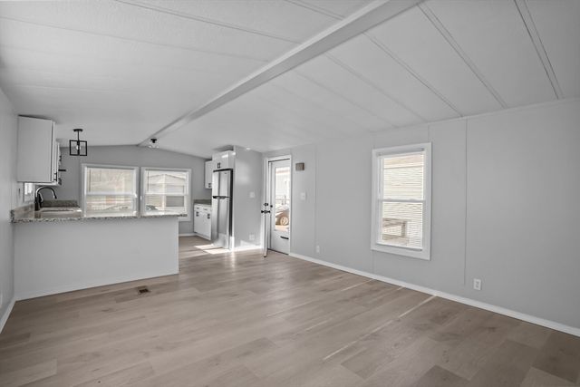 548 Kenyon Avenue 4, Attleboro, MA 02703