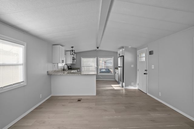 548 Kenyon Avenue 4, Attleboro, MA 02703