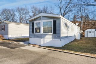 548 Kenyon Avenue 4, Attleboro, MA 02703