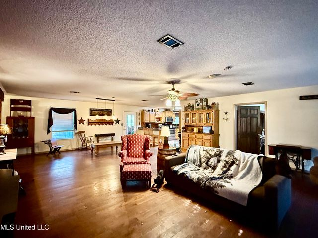 15304 Old River Road, Vancleave, MS 39565