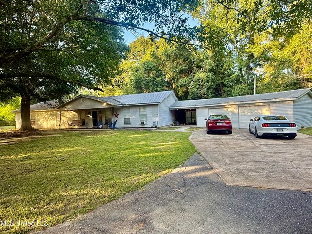 15304 Old River Road, Vancleave, MS 39565