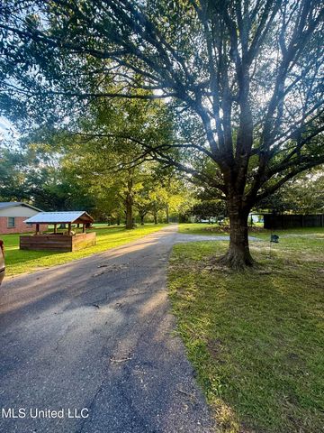 15304 Old River Road, Vancleave, MS 39565