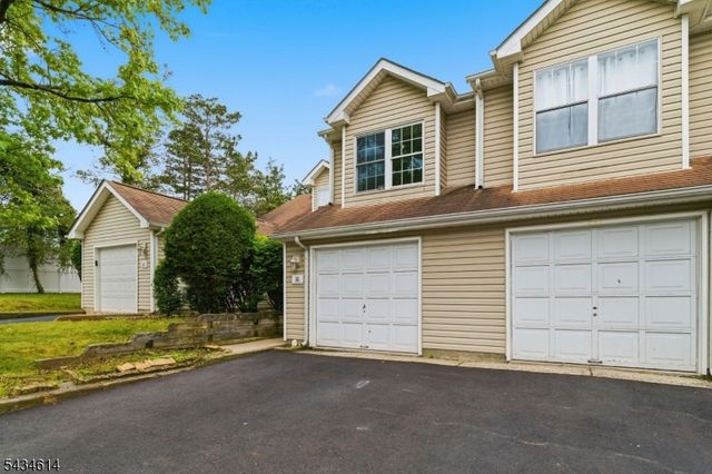 10 Leahy Ct, Franklin Twp., NJ 08873