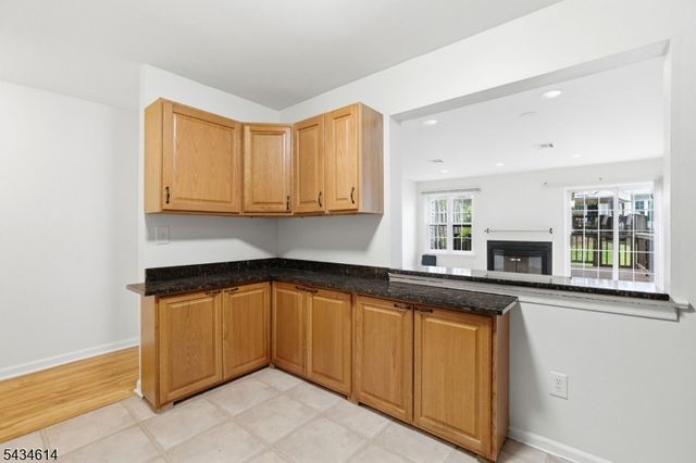 10 Leahy Ct, Franklin Twp., NJ 08873