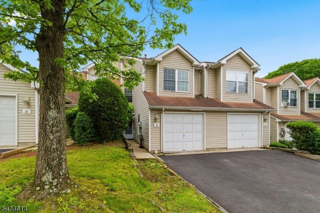 10 Leahy Ct, Franklin Twp., NJ 08873