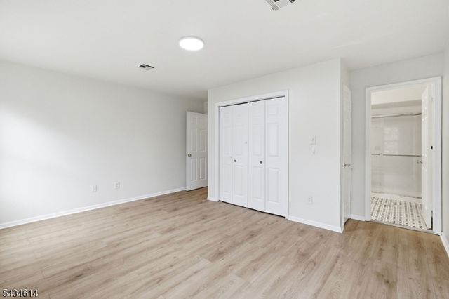 10 Leahy Ct, Franklin Twp., NJ 08873