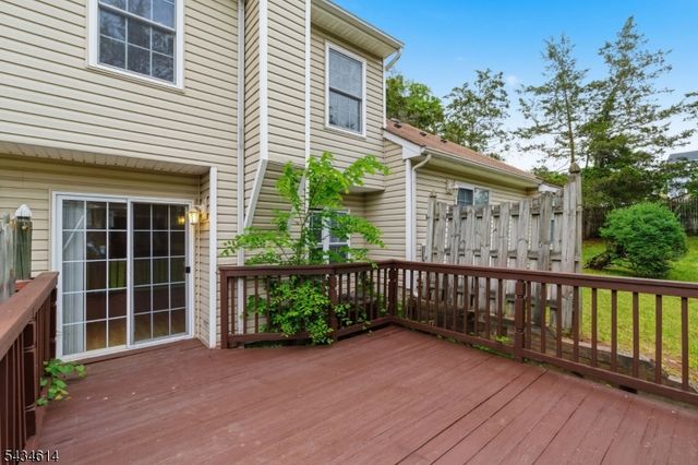 10 Leahy Ct, Franklin Twp., NJ 08873