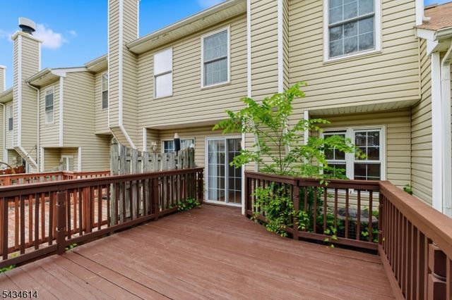 10 Leahy Ct, Franklin Twp., NJ 08873