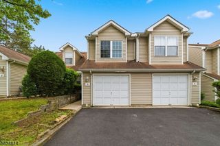 10 Leahy Ct, Franklin Twp., NJ 08873