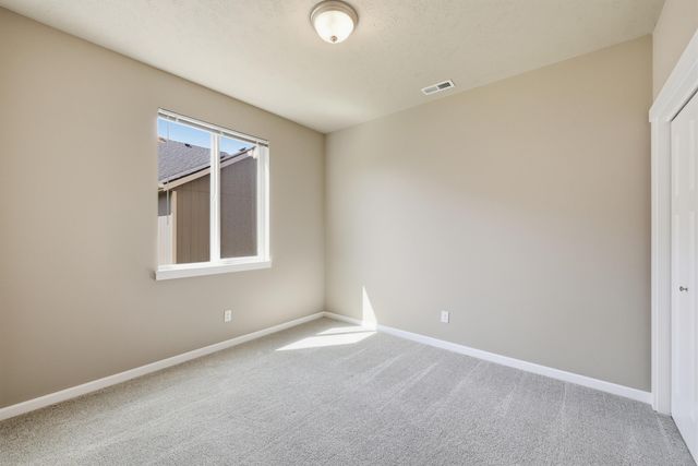 8512 N Summerhill Ln, Spokane, WA 99208