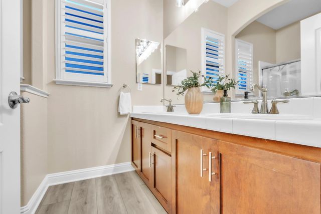 2173 Viola Way, Roseville, CA 95661