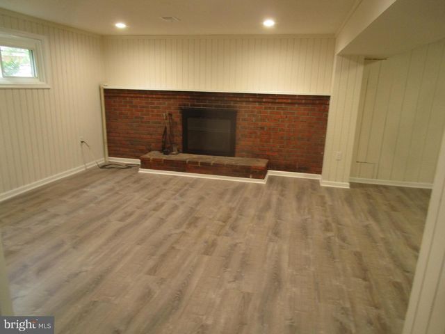 10318 ASTER LN, Hyattsville, MD 20783