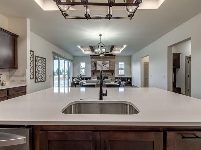 1212 Twin Oaks DR, Blanchard, OK 73010