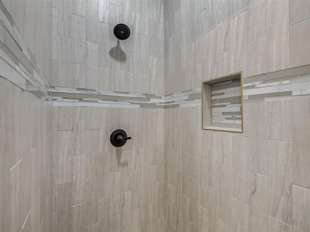 1212 Twin Oaks DR, Blanchard, OK 73010