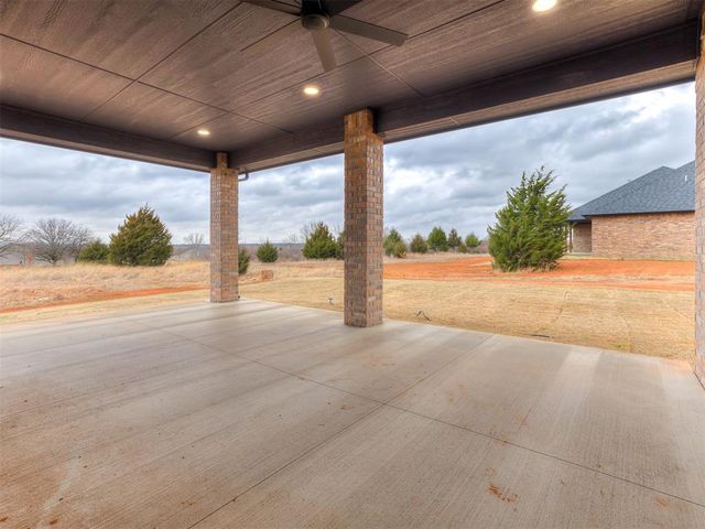 1212 Twin Oaks DR, Blanchard, OK 73010