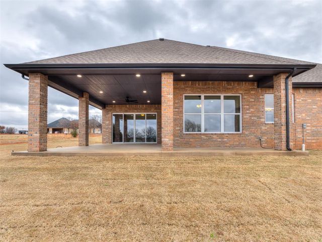 1212 Twin Oaks DR, Blanchard, OK 73010