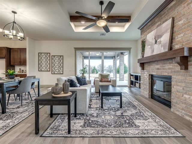 1212 Twin Oaks DR, Blanchard, OK 73010