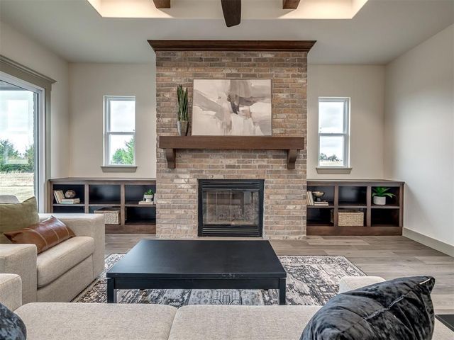 1212 Twin Oaks DR, Blanchard, OK 73010