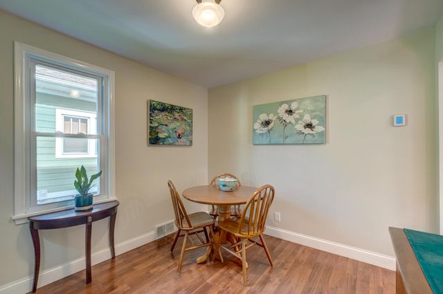 950 Juno Avenue, Saint Paul, MN 55102