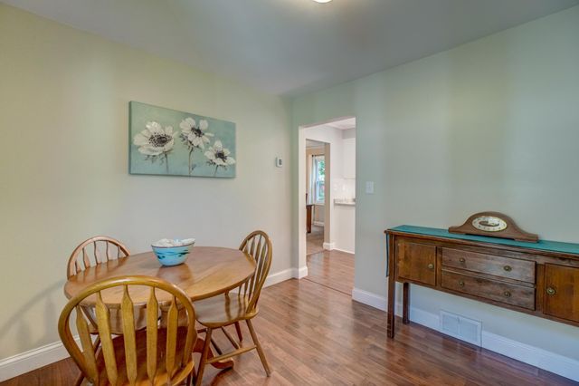 950 Juno Avenue, Saint Paul, MN 55102