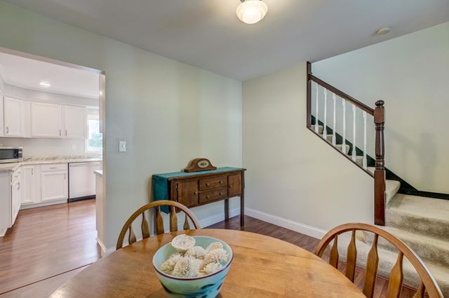 950 Juno Avenue, Saint Paul, MN 55102