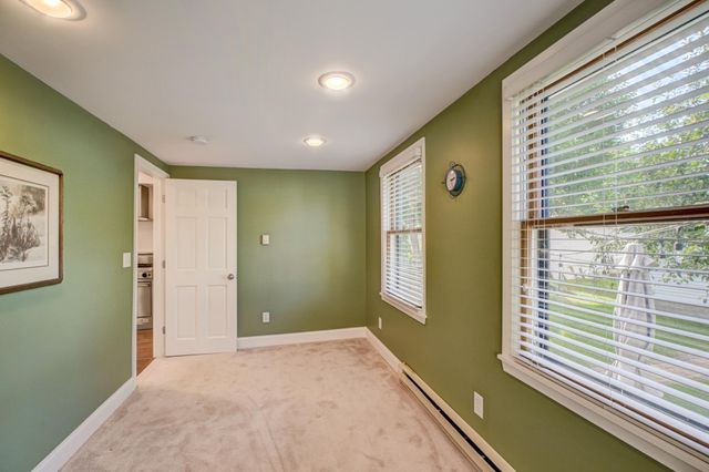 950 Juno Avenue, Saint Paul, MN 55102
