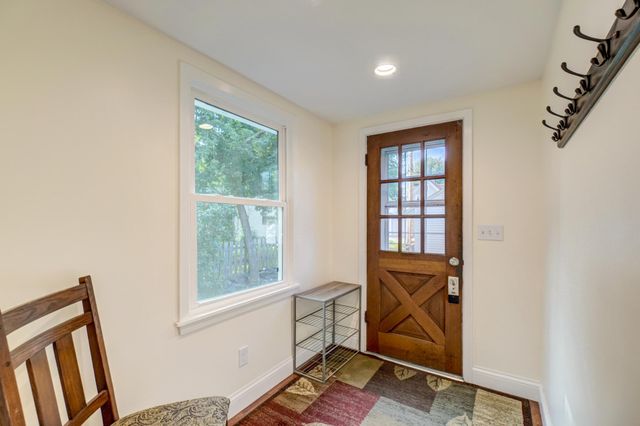 950 Juno Avenue, Saint Paul, MN 55102