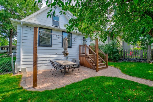 950 Juno Avenue, Saint Paul, MN 55102