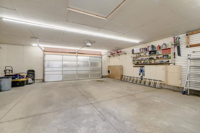 950 Juno Avenue, Saint Paul, MN 55102
