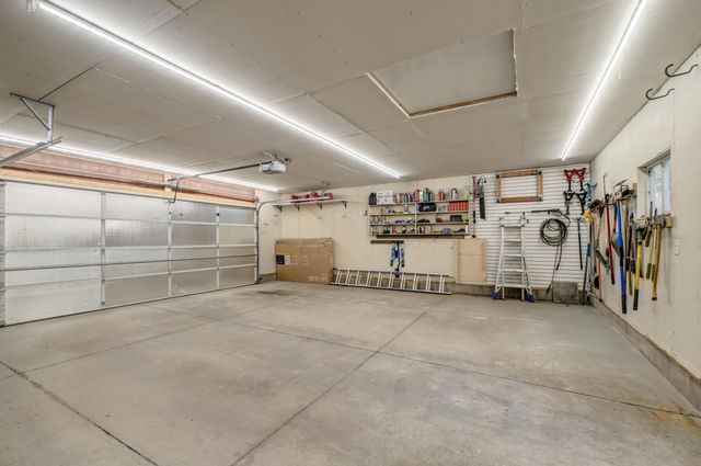 950 Juno Avenue, Saint Paul, MN 55102