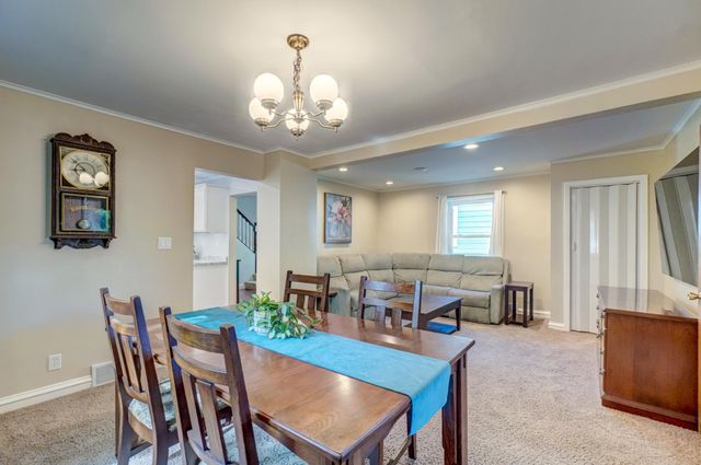 950 Juno Avenue, Saint Paul, MN 55102