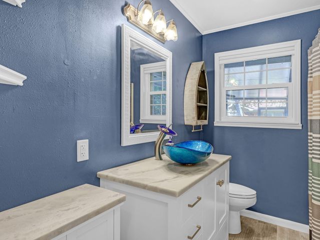 40 Sharilyn Drive, Shalimar, FL 32579