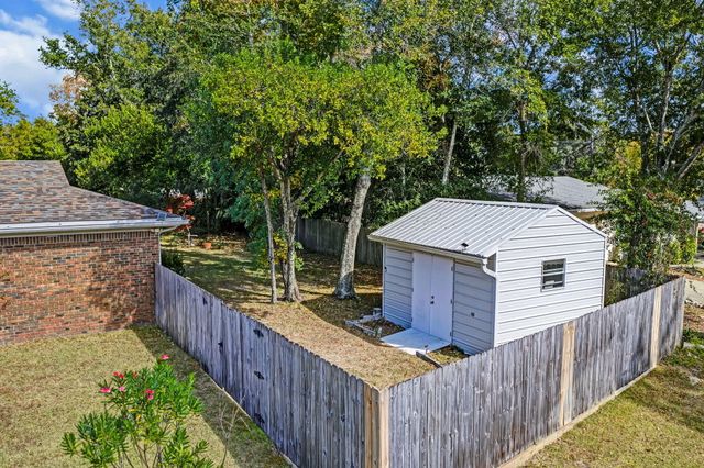 40 Sharilyn Drive, Shalimar, FL 32579