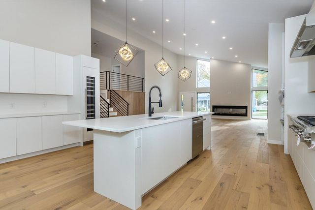 62 Evelyn Road, Needham, MA 02494