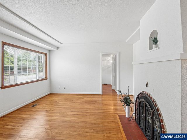 1035 NE Ford St, Mcminnville, OR 97128