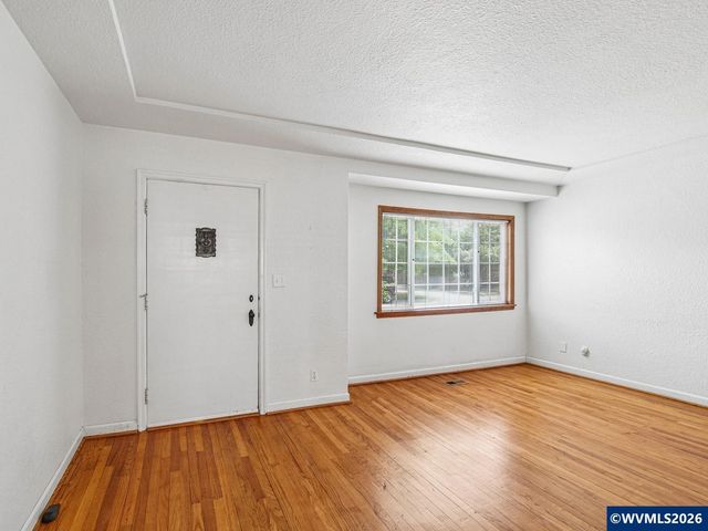 1035 NE Ford St, Mcminnville, OR 97128